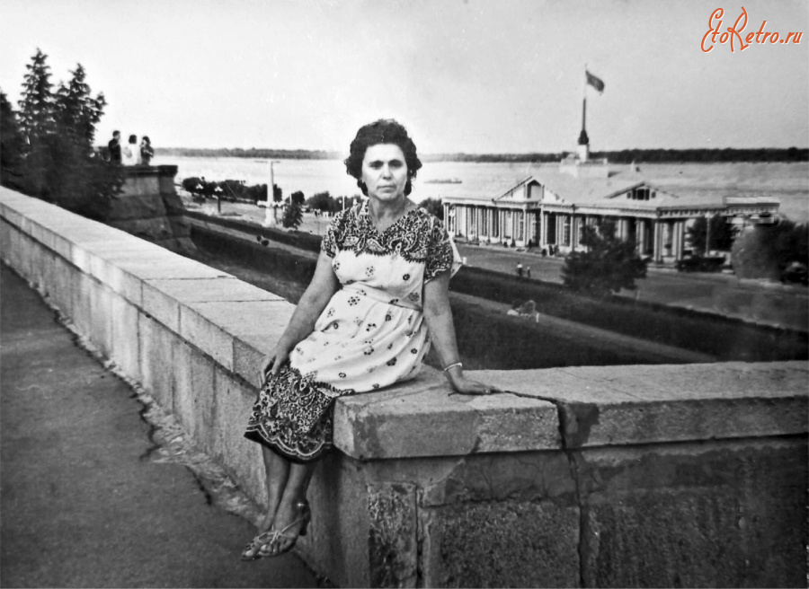 Волгоград - Сталинград. Набережная. Речной вокзал.