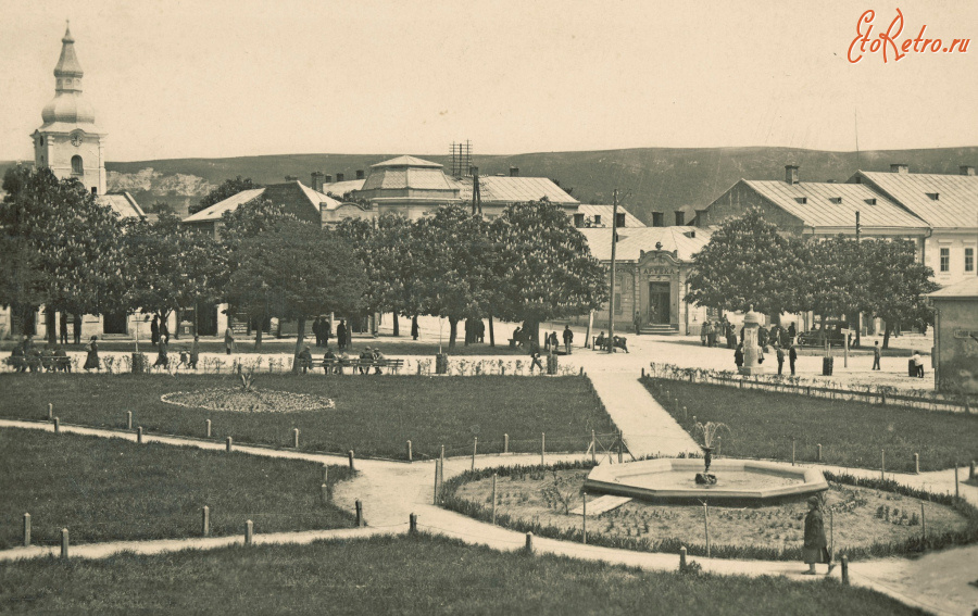 Залещики - Заліщики.  Сквер з фонтаном.