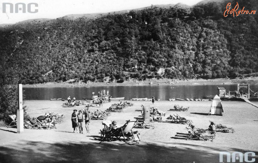 Залещики - Заліщики.   Пляж  і  прокат каное.