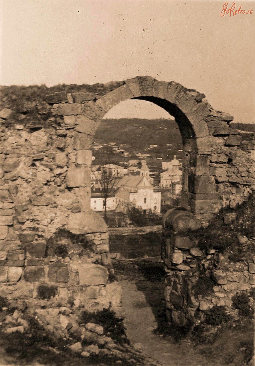 Теребовля - Теребовля.Галиция.  Вид на развалины замка 16 века.