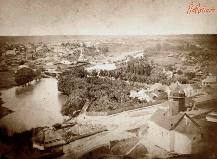 Гусятин - Панорама  двох  Гусятинів, розділених  Збручем.