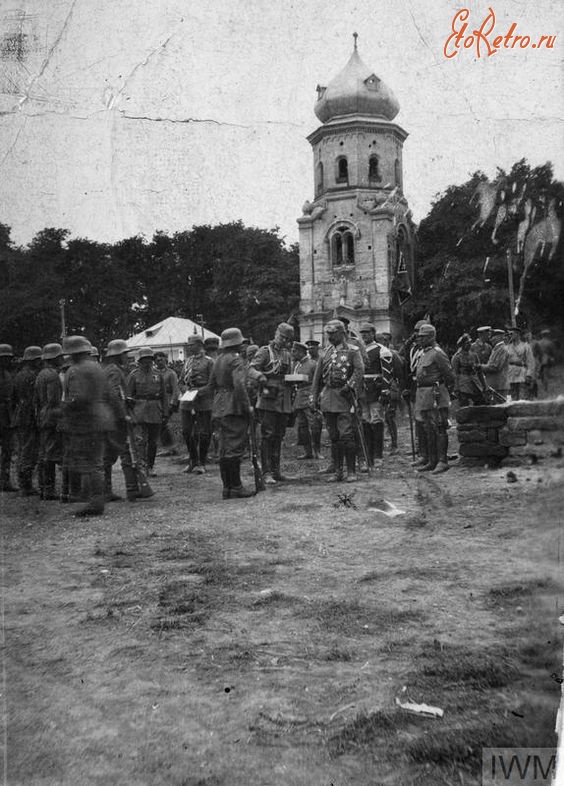 Тернополь - Тернопіль.  Кайзер Вільгельм II нагородив залізними хрестами військових.