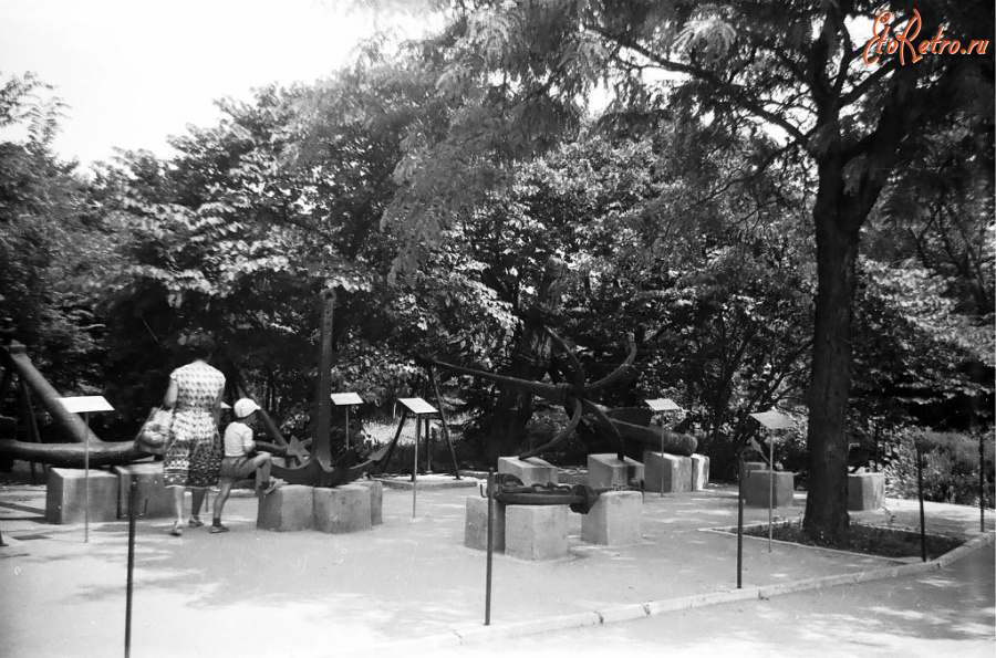 Севастополь - Музей якорей на Историческом бульваре.