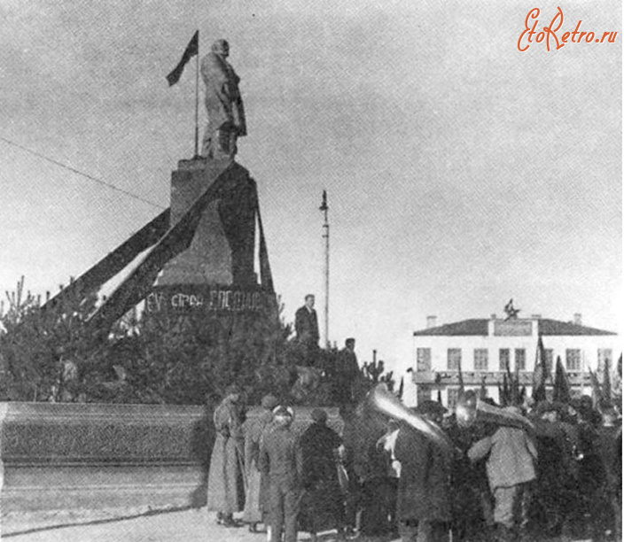 Россошь - Митинг на площади Ленина.