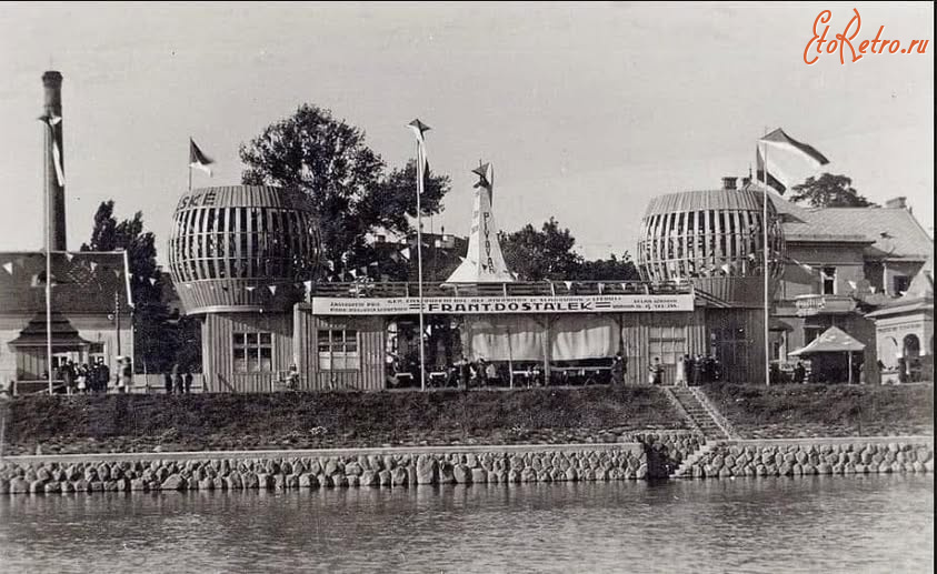 Ужгород - Давній Ужгород.  Набережна.