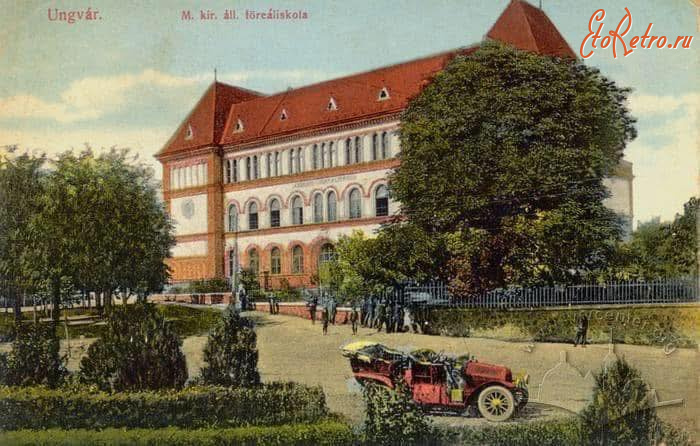 Ужгород - Давній Ужгород  Будівля школи тепер.