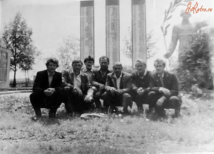 Эртиль - Ростоши. У мемориала 