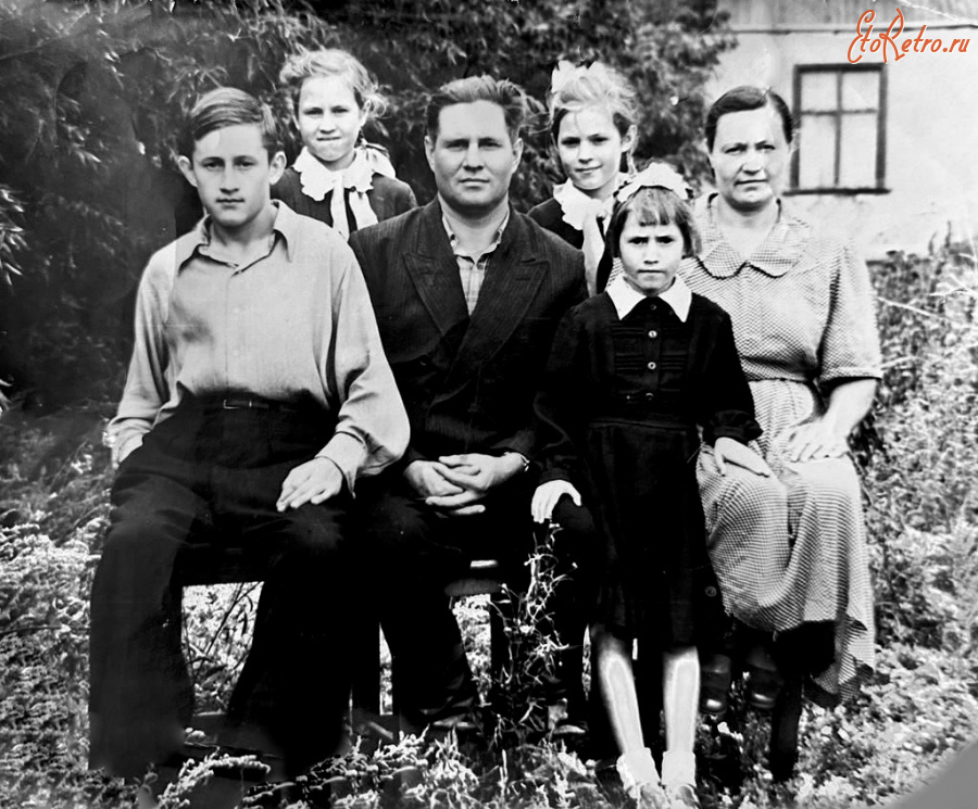 Эртиль - Семья Волковых из села Ростоши.