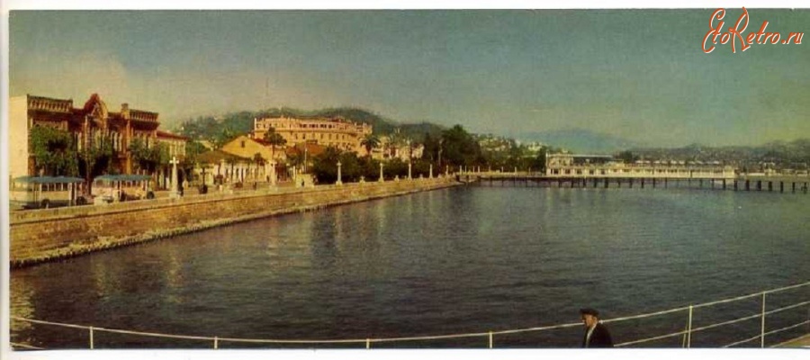 Республика Абхазия - Сухуми. Вид на набережную - 1969 г