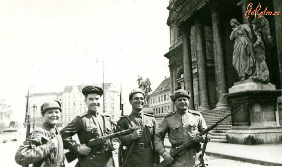 Вена - Советские бойцы на улицах Вены