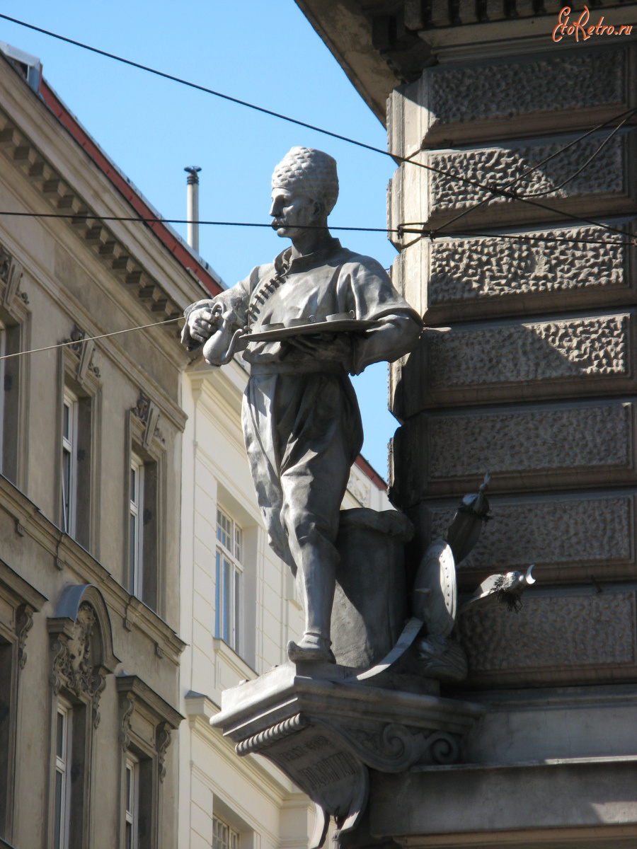 Вена - Вена.  Памятник Юрию Кульчицкому на здании, где располагалась его кофейня.
