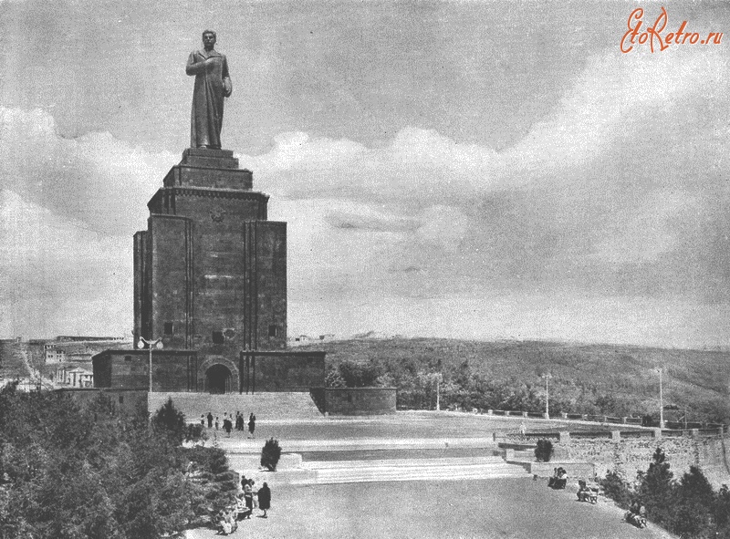 Ереван - Монумент 