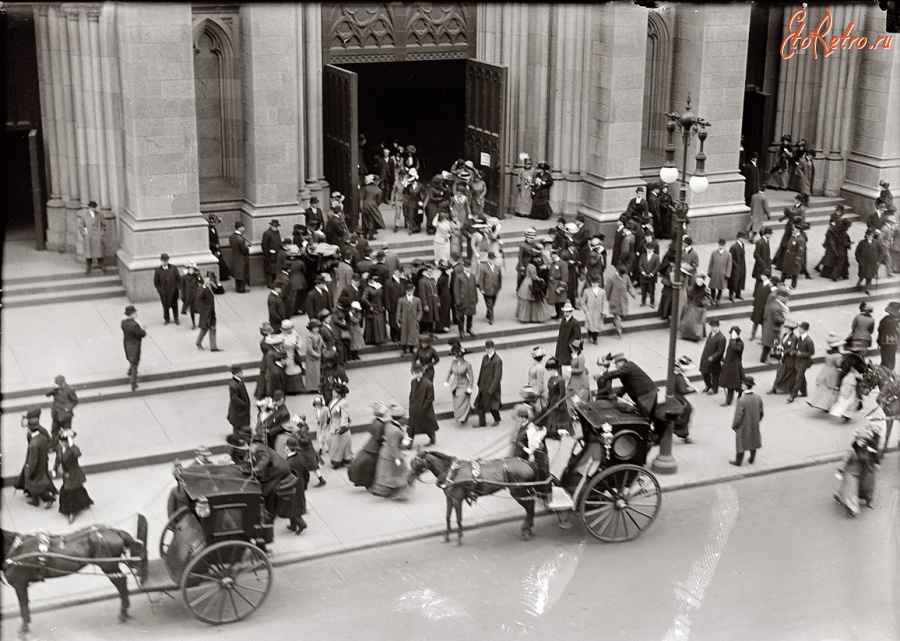 Нью-Йорк - Easter Parade on Fifth Avenue near St. Patrick's Cathedral, New York США,  Нью-Йорк (штат),  Нью-Йорк,  Манхеттен