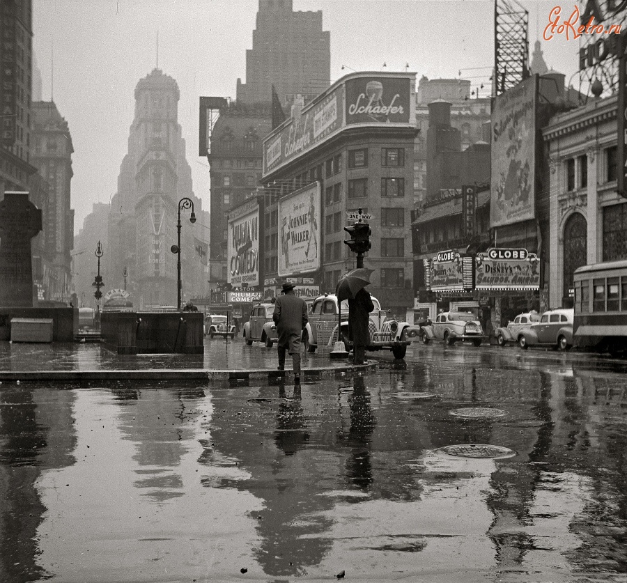 Нью-Йорк - Times Square on a rainy day. США,  Нью-Йорк (штат),  Нью-Йорк,  Манхеттен
