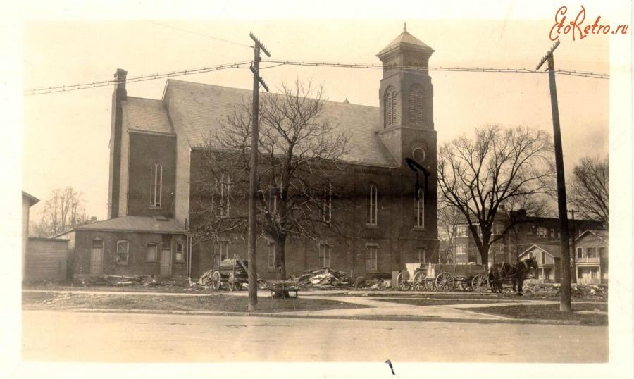 Нью-Йорк - By 1915 the steeple of Trinity Methodist Church had changed significantly. США , Нью-Йорк (штат) , Нью-Йорк , Бронкс