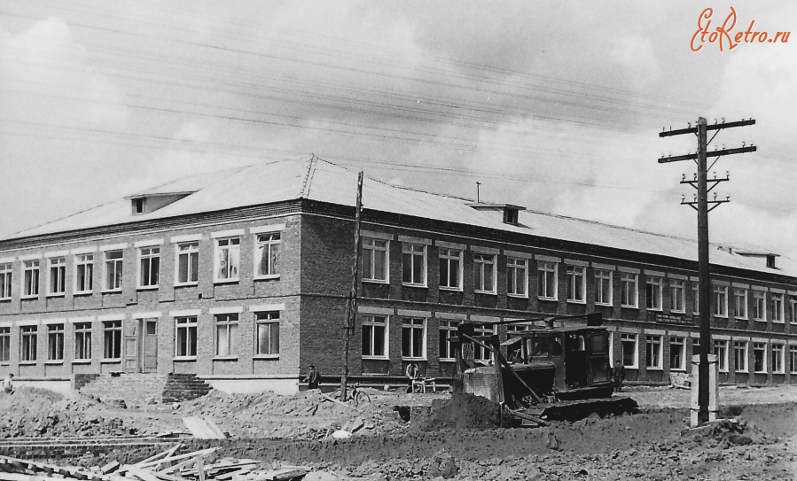 Лучинское - Благоустройство территории около Лучинской школы.