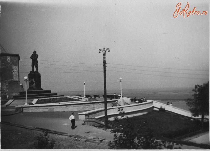 Нижний Новгород - г.Горький, набережная с памятником В.П.Чкалову