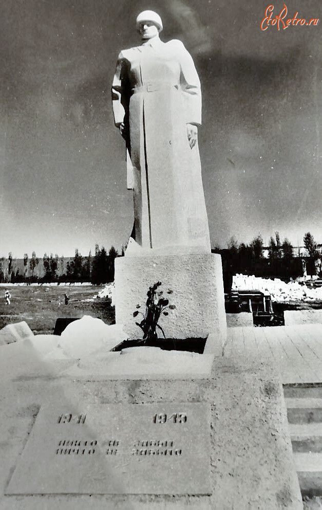Ровеньки - Клименково. Братская могила советских воинов, погибших в годы ВОВ.