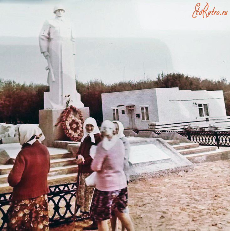 Ровеньки - Клименково. Братская могила советских воинов, погибших в годы ВОВ