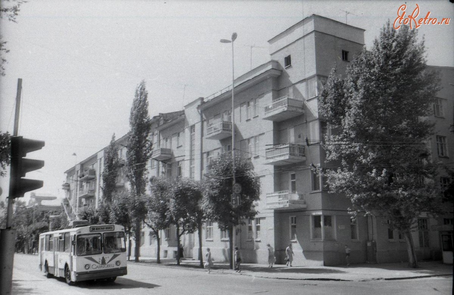 Саратов - Троллейбус маршрута №2а на углу ул.Радищева и Сакко и Ванцетти.