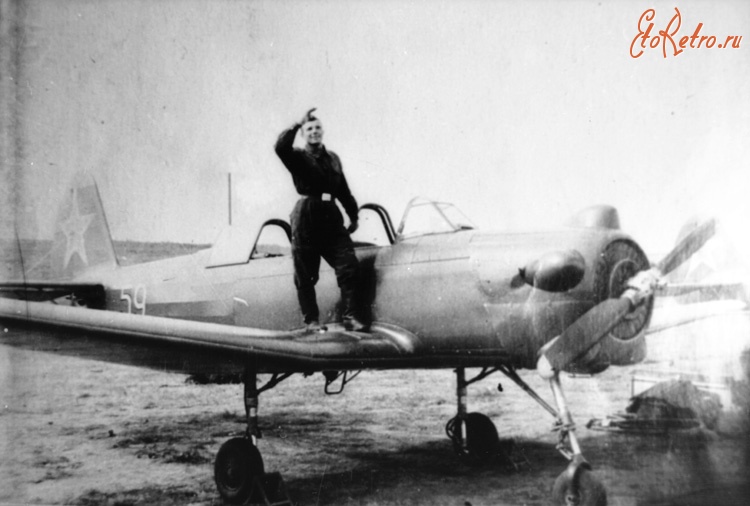 Саратов - Ю.А.Гагарин на аэродроме Дубки Саратовского аэроклуба.