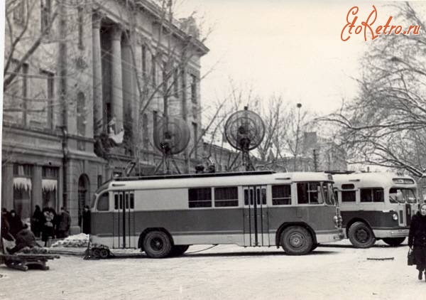Саратов - Автобусы телецентра у Дворца пионеров