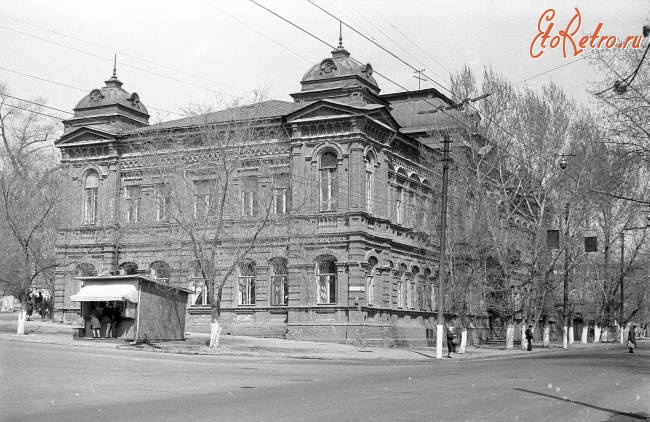 Саратов - Медучилище на углу Радищева и 