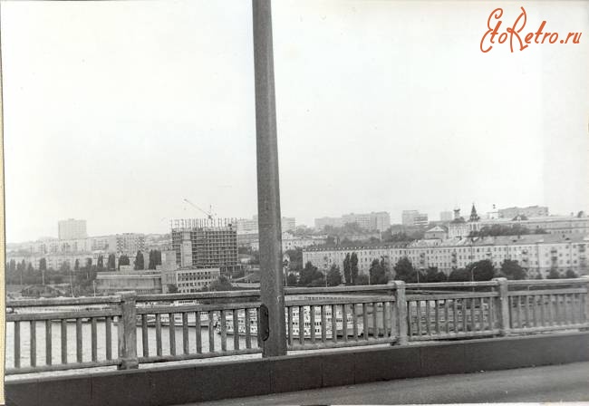 Саратов - Вид на Набережную Космонавтов с моста