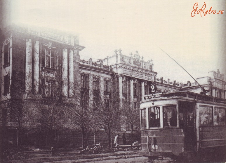 Саратов - Трамвай около Саратовского университета