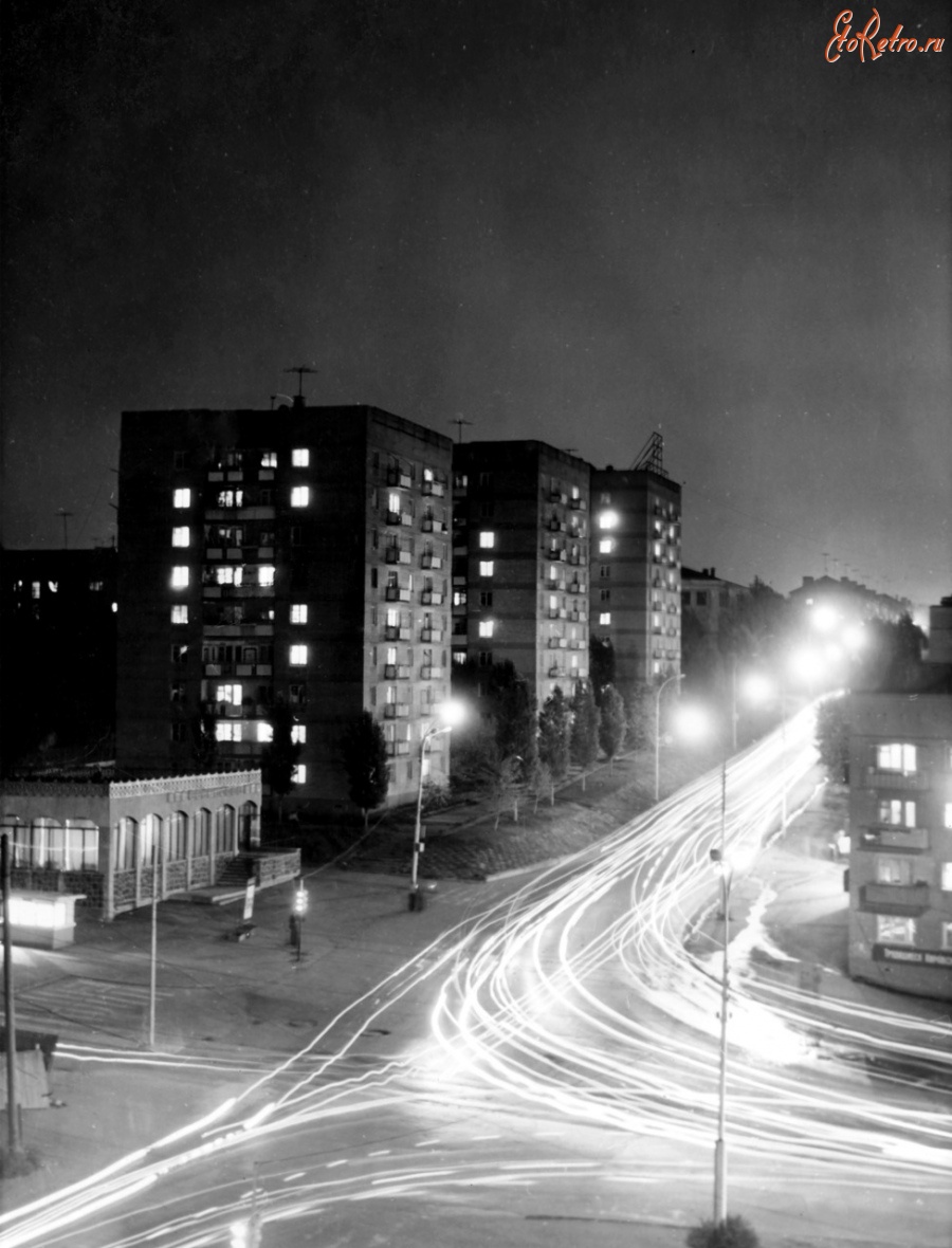 Саратов - Улица Жуковского ночью