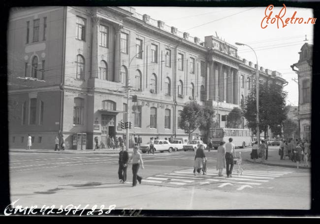 Главпочтамт орел. Главпочтамт Саратов. Саратов 1985. Главпочтамт старый Саратов.