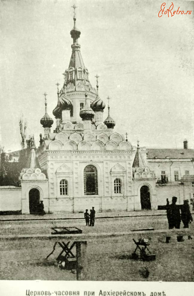 Часовня на театральной площади Саратов