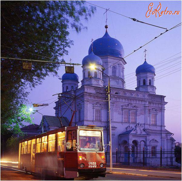 Саратов - Трамвай маршрута №3а у Покровского храма