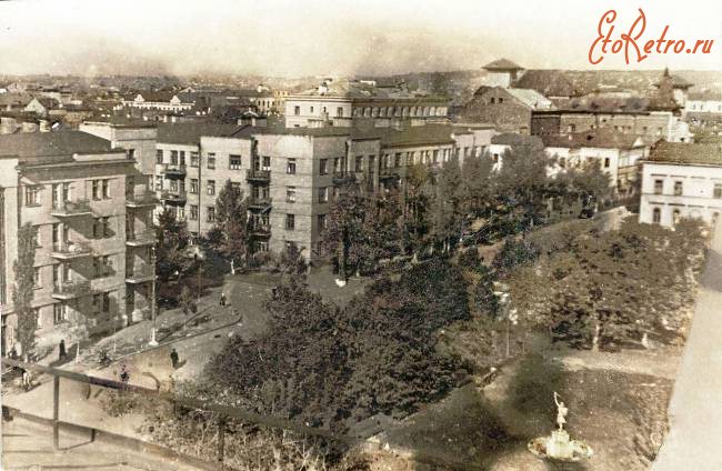 Саратов - Вид из дома №11 на  Коммунарной площади