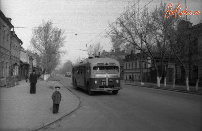 Саратов - Троллейбус МТБ на улице Ленина