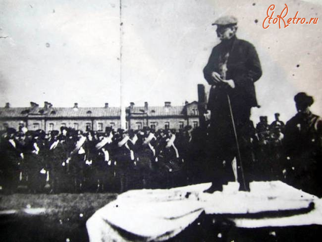 Саратов - М.И.Калинин выступает перед курсантами пехотной школы