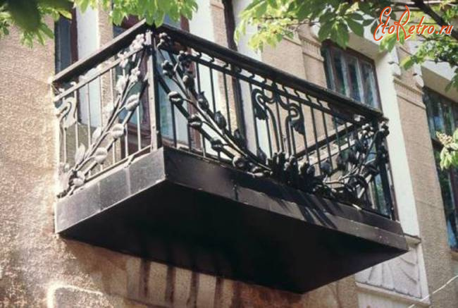 Саратов - Балкон бывшего дома Беллерта на улице Советской,35