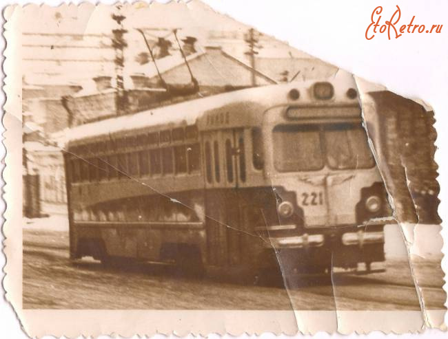 Саратов - Трамвай МТВ-82 на улице Радищева