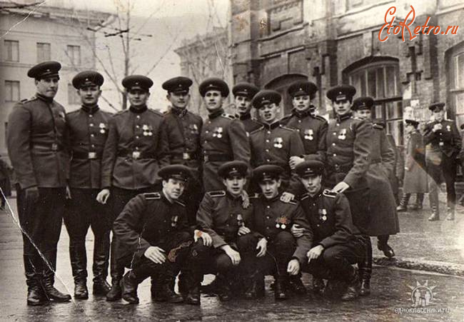 Саратов - Кусанты артиллерийского училища на площади Революции