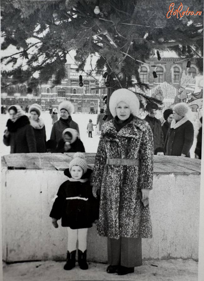 Саратов - Елка на площади Революции