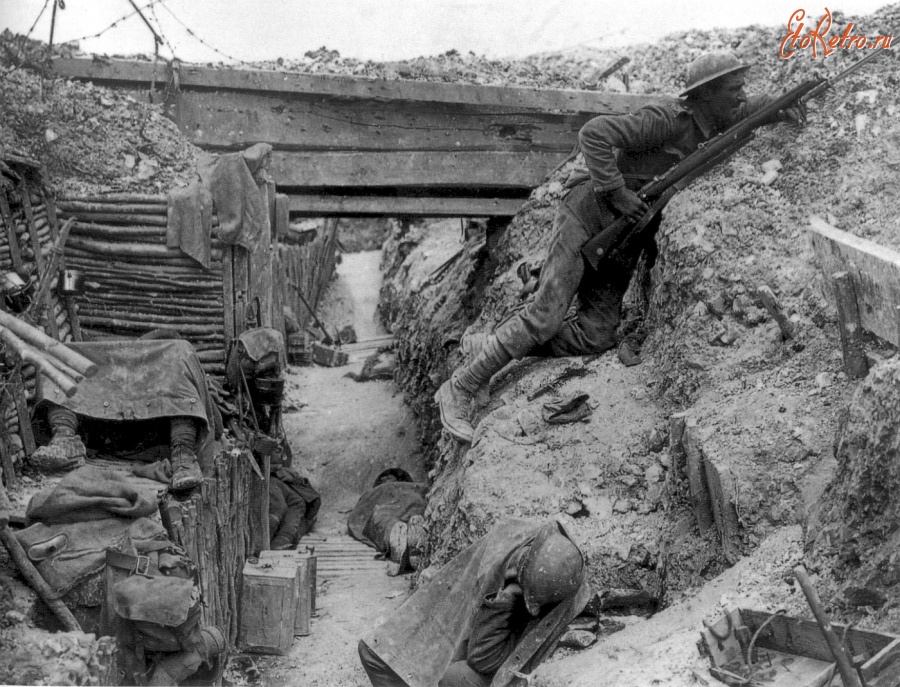 Франция - Британский окоп около дороги Альбер-Бапом во время Битвы на Сомме,