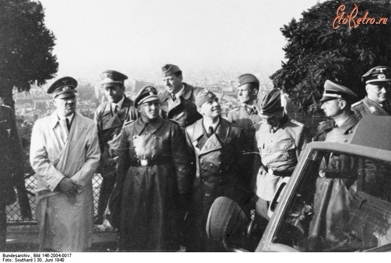 Париж - Hitler at the visit to Paris