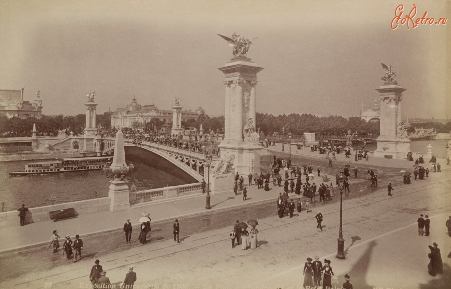 Париж - Le Pont Alexandre III et le Petit Palais. Exposition Universelle Франция,  Иль-де-Франс,  Париж