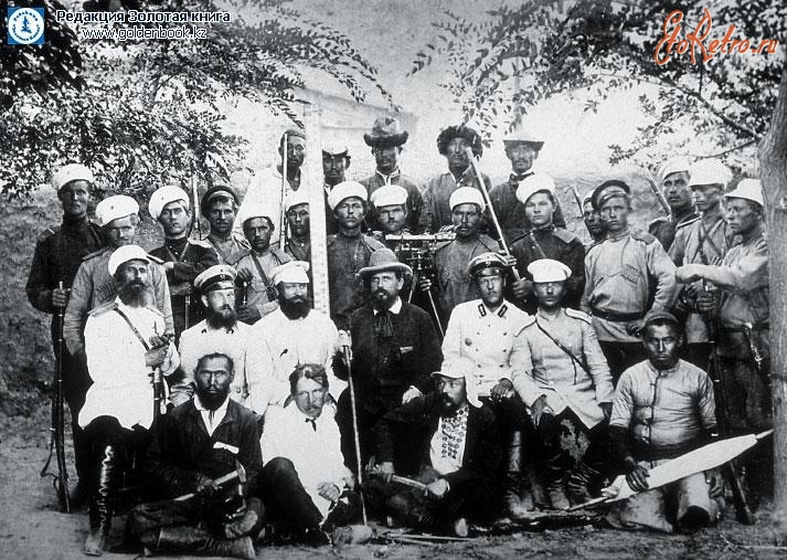 Алма-Ата - Экспедиция И. В. Мушкетова (в центре) по изучению землетрясения 1887 года. 1887 г.