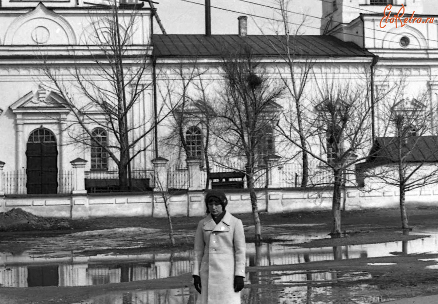 Восточно-Казахстанская область - Семипалатинск. У Воскресенского собора