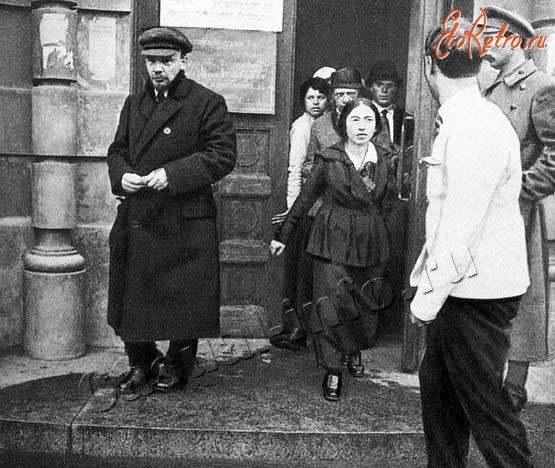 Ретро мода - В.И.Ленин и делегатки партийного съезда 1918г.