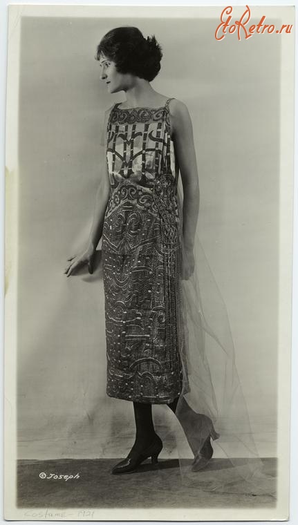 Ретро мода - Костюм 1920-1929. Платье без рукавов со шлейфом