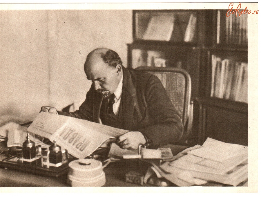 Ретро открытки - Ленин в своем кабинете