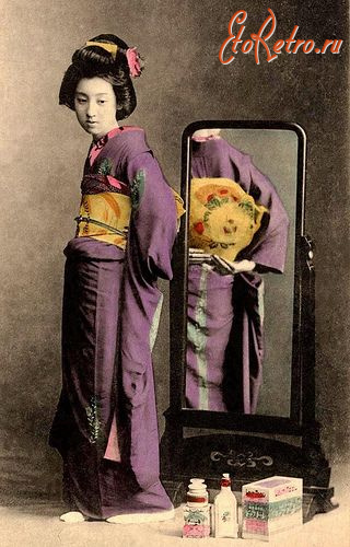 Ретро открытки - Японка біля дзеркала.