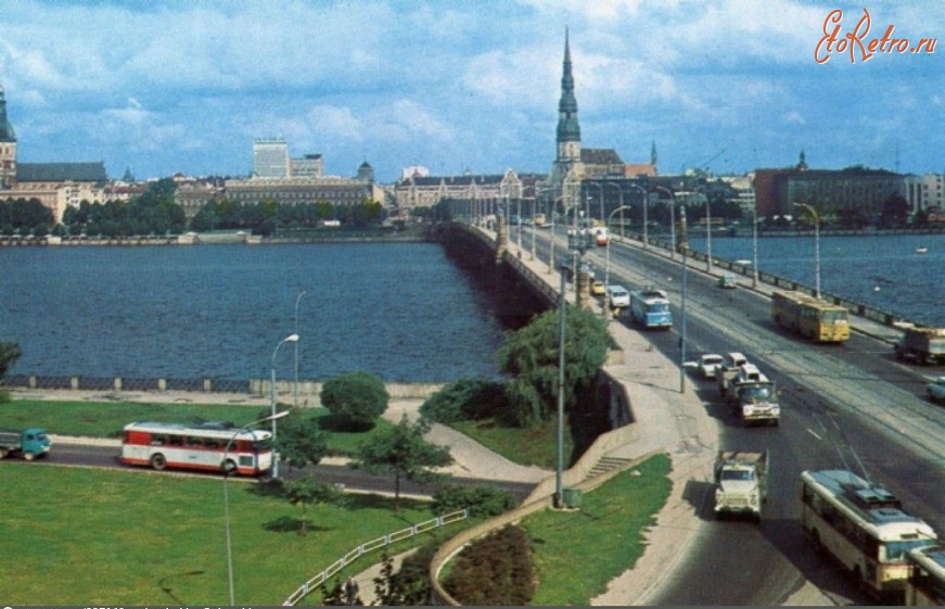Рига - Oktobra tilts